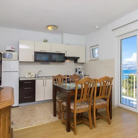 Slatine 5 Apartment